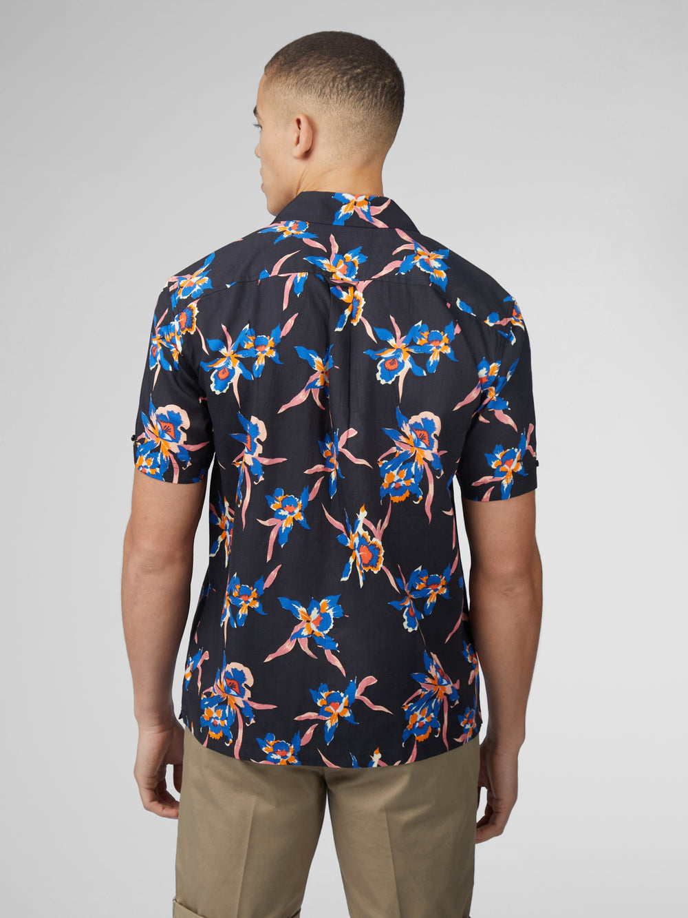 Black Ben Sherman Signature Botanical Print Shirts | ONAMCD-083